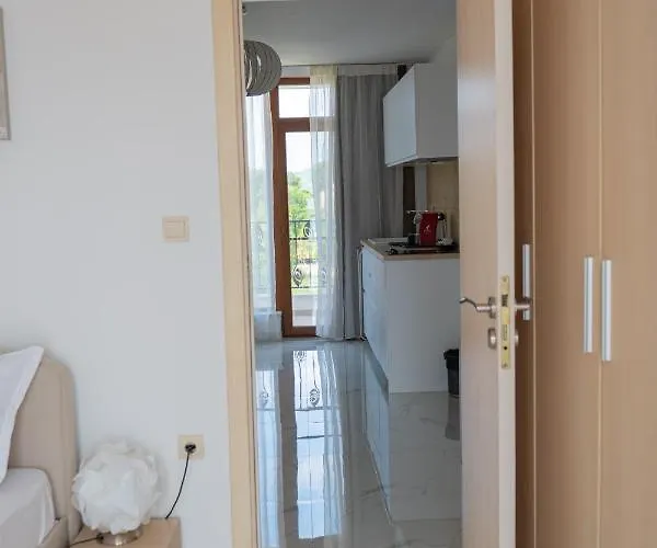 Aparthotel Dion Lozenets